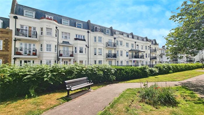 2 Bedroom Apartment For Sale In The Steyne, Bognor Regis, West Sussex, PO21