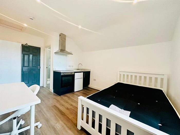 Studio To Rent In Derby Road, Nottingham, NG7