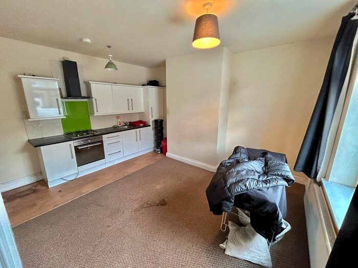 1 Bedroom Property To Rent In Thorncliffe Street, Lindley, Huddersfield, HD3