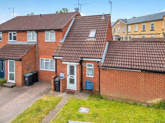 1 Bedroom End Of Terrace House For Sale In Armoury Drive, Gravesend, Kent, DA12