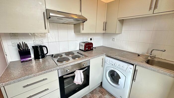 2 Bedroom Flat For Sale In Commercial Street, Dundee, DD1