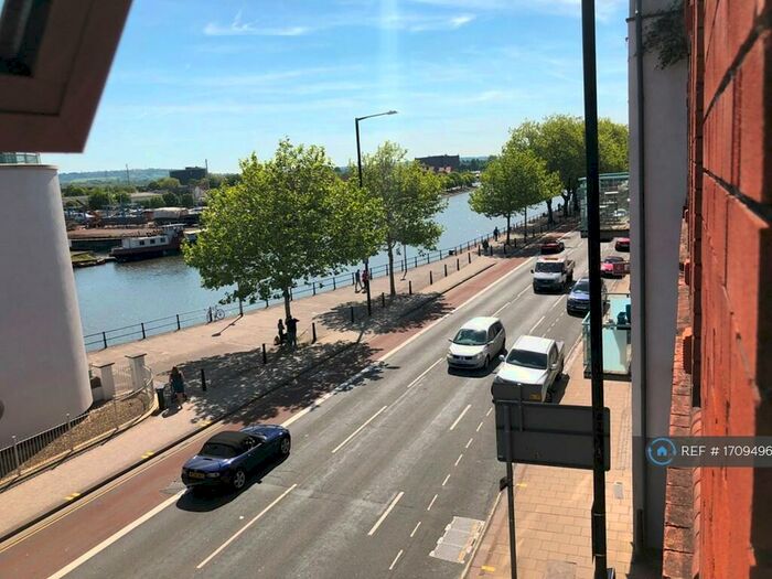 2 Bedroom Flat To Rent In Harbours Edge, Bristol, BS8