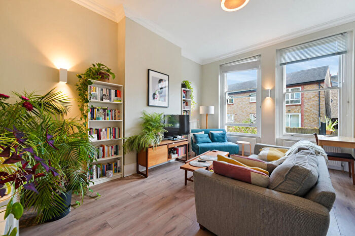 1 Bedroom Apartment To Rent In The Gardens, East Dulwich London, SE22