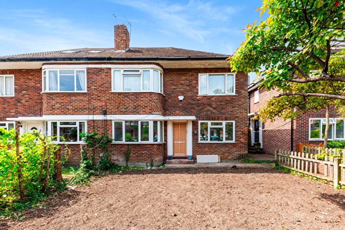 2 Bedroom Flat To Rent In Merton Hall Road, Merton, London, SW19