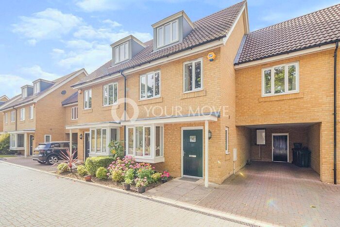 4 Bedroom Detached House To Rent In Martin Drive, Stone, Dartford, Kent, DA2