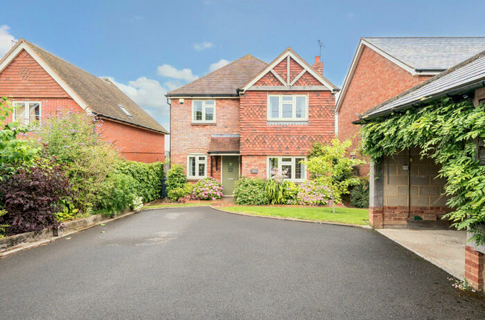 3 Bedroom Detached House For Sale In North Lane, Nomansland, Salisbury, Wiltshire, SP5