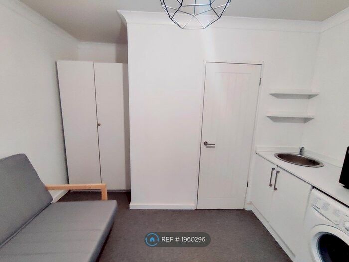 Studio To Rent In London, London, UB5