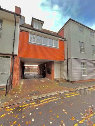 1 Bedroom Flat To Rent In Church Lane, St Mildreds, Canterbury, Kent, CT1