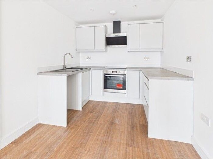 1 Bedroom Flat To Rent In London Road, Waterlooville, PO8
