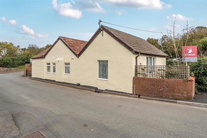 3 Bedroom Bungalow For Sale In North Lane, Bickington, EX31
