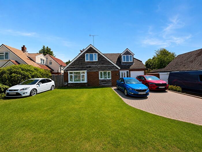 4 Bedroom Detached House For Sale In Hillside Way, Welwyn, AL6