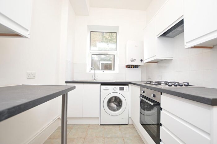 2 Bedroom Flat To Rent In Crystal Palace Park Road, London, SE26