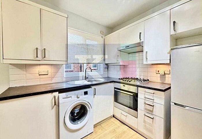 2 Bedroom Maisonette To Rent In Cecil Road, Hounslow, TW3