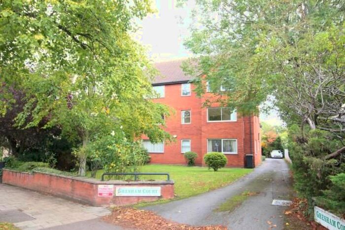 2 Bedroom Flat To Rent In Gresham Court, Kimbolton Road, MK40