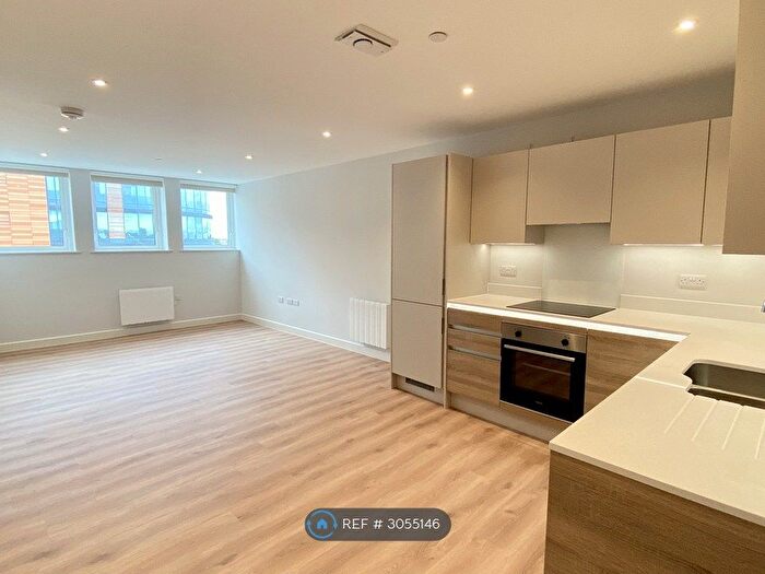 2 Bedroom Flat To Rent In Christchurch Road, Bournemouth, BH1