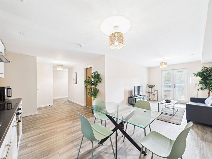 2 Bedroom Apartment To Rent In City Road, Manchester, M15