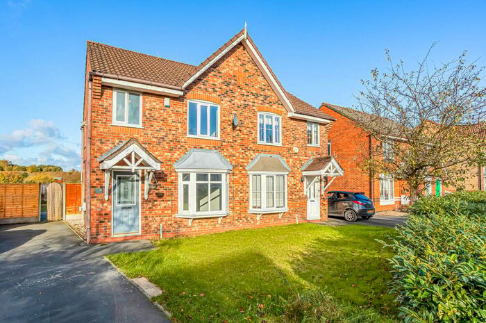 3 Bedroom Semi-Detached House To Rent In Inglewood Close, Partington, Manchester, M31