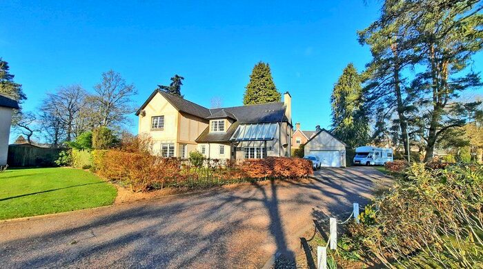 4 Bedroom Detached House For Sale In Pinel Grove, Druids Park, Murthly, PH1