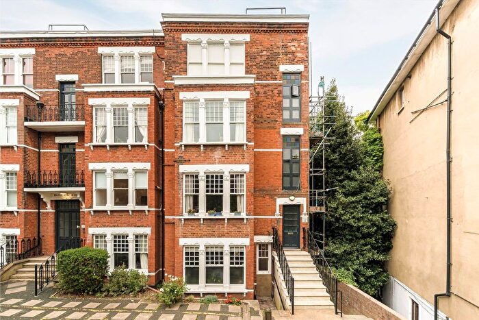 2 Bedroom Flat To Rent In Devonshire Road, Forest Hill, SE23