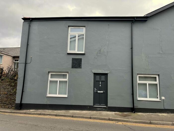 2 Bedroom Ground Flat To Rent In Commercial Street, Risca, NP11