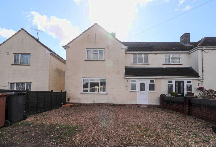 3 Bedroom End Of Terrace House To Rent In Harrow Way, Andover, SP10