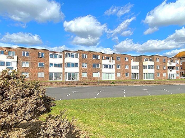 2 Bedroom Flat For Sale In De La Warr Parade, Bexhill-On-Sea, TN40