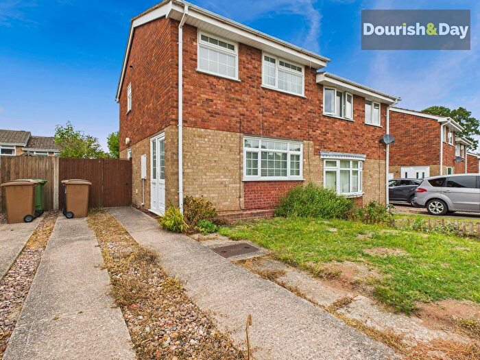 3 Bedroom Semi-Detached House To Rent In Inglemere Drive, Stafford, ST17