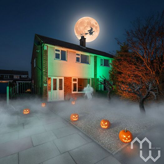 3 Bedroom Semi-Detached House For Sale In Ashtree Grove, Penwortham, PR1