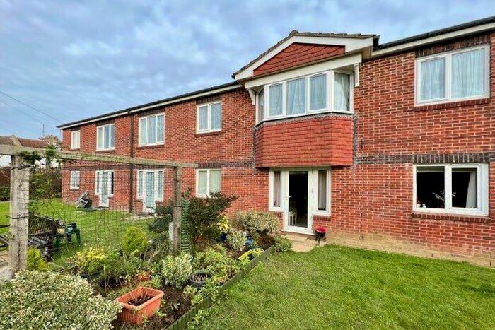 2 Bedroom Flat To Rent In Wannock Road, Eastbourne BN22