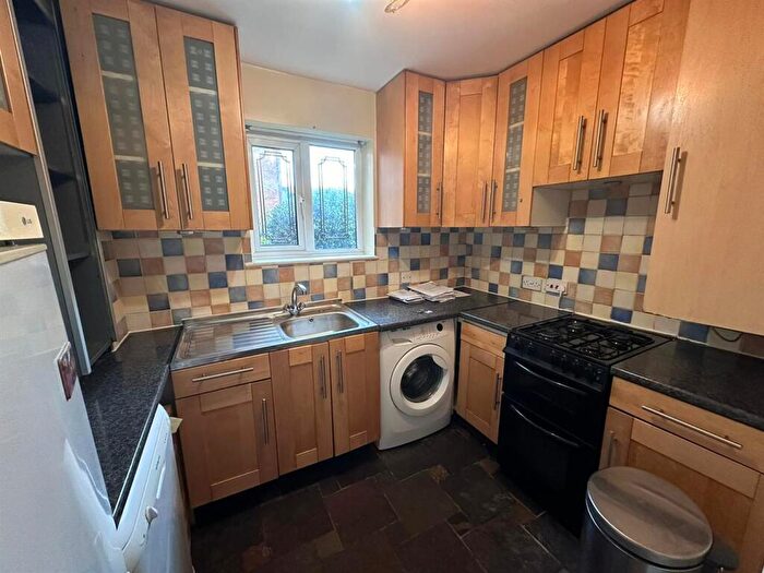 2 Bedroom Terraced House To Rent In Athol Square, London, E14