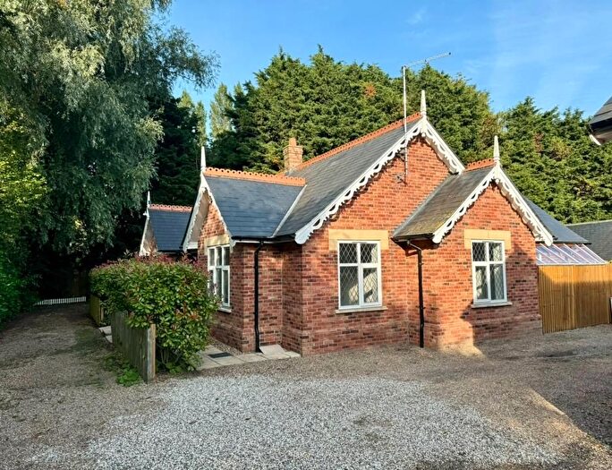 2 Bedroom Bungalow To Rent In Chelmsford Road, Dunmow, CM6