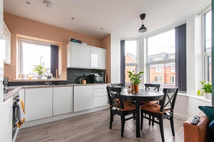 2 Bedroom Flat To Rent In Radcliffe Road, West Bridgford, NG2