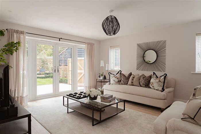 4 Bedroom Detached House For Sale In Fairlawn Road, Banstead, SM7