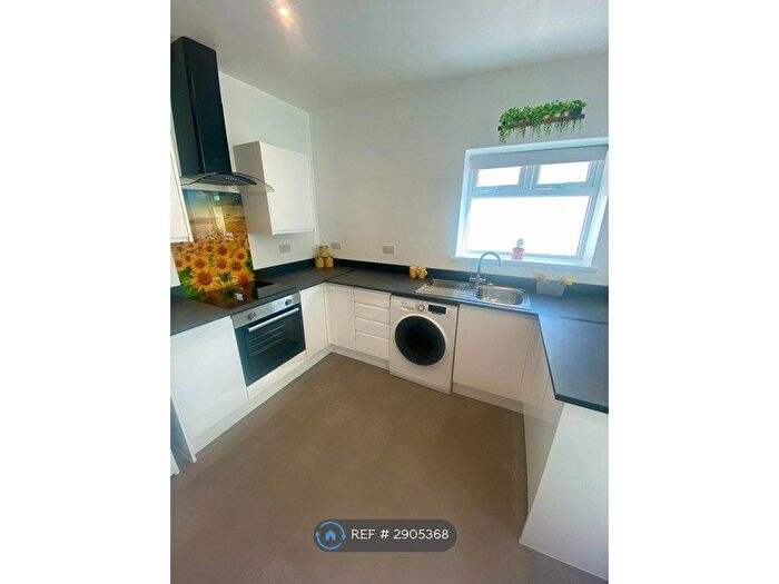 2 Bedroom Flat To Rent In Whitchurch Road, Cardiff, CF14