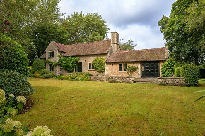 5 Bedroom House To Rent In Farleigh Wick, BA15