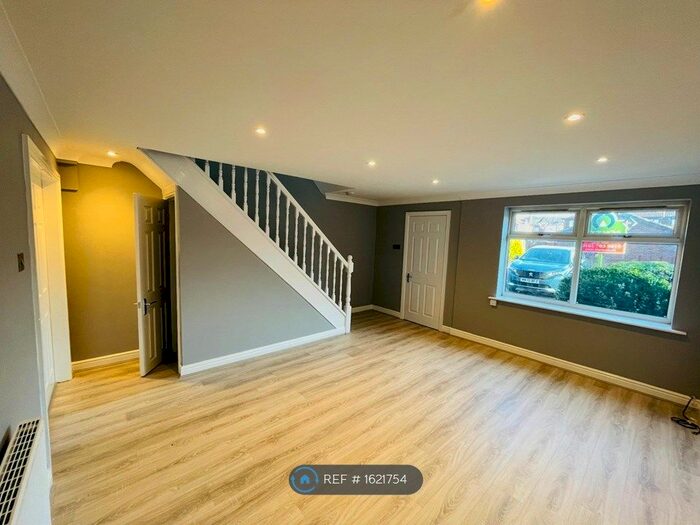 3 Bedroom Semi-Detached House To Rent In Gratten Court, Worsley, Manchester, M28