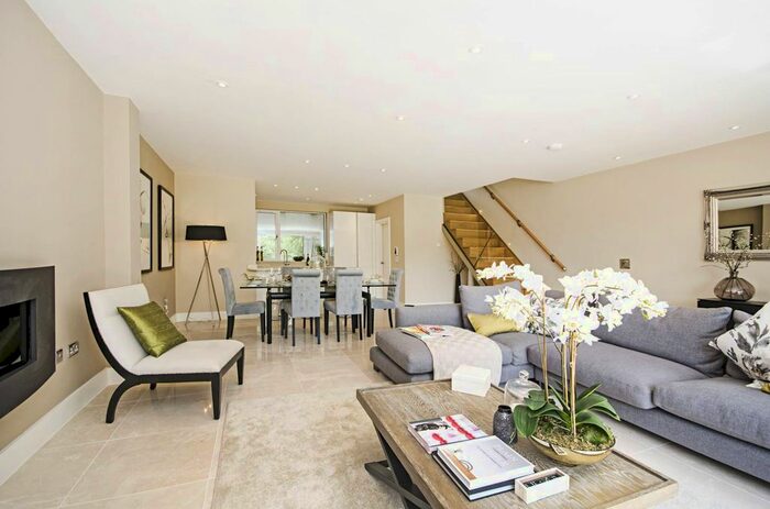 4 Bedroom Property To Rent In Orchard Close, Willesden, London, NW2