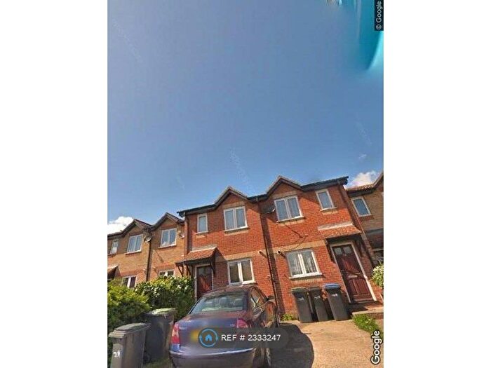 1 Bedroom Flat To Rent In Magpie Close, Enfield, EN1