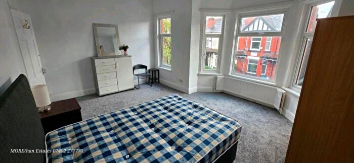 4 Bedroom House To Rent In Kensington Avenue, Manchester, M14