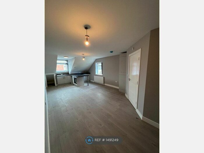 Studio To Rent In Cyprus Road, Leicester, LE2