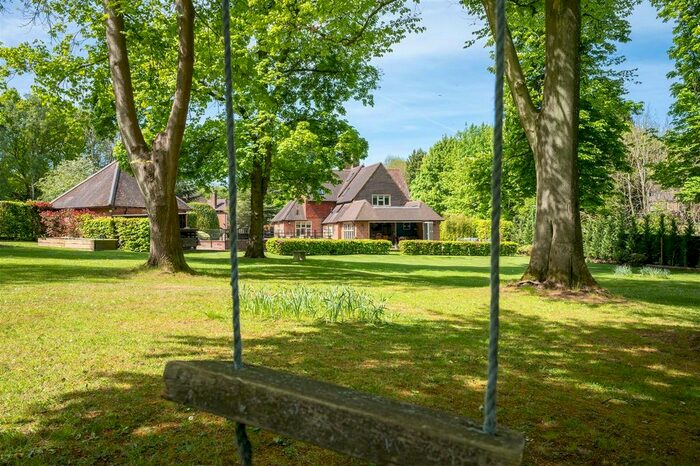 4 Bedroom Detached House To Rent In Outwood Lane, Kingswood, Tadworth, KT20