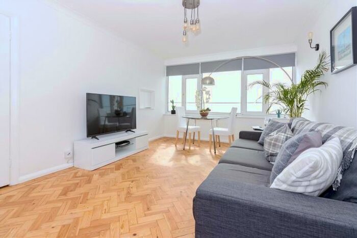 1 Bedroom Flat To Rent In Marine Point, West Parade, Worthing, BN11