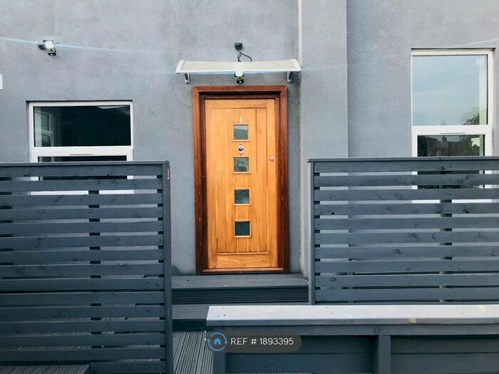 1 Bedroom Flat To Rent In High Street, Beckenham, BR3