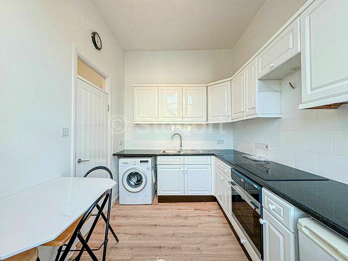 1 Bedroom Apartment To Rent In Camden Road, London, NW1