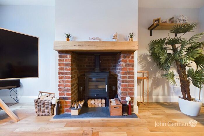 4 Bedroom Detached House For Sale In Cedar View, Draycott-in-the-clay, DE6