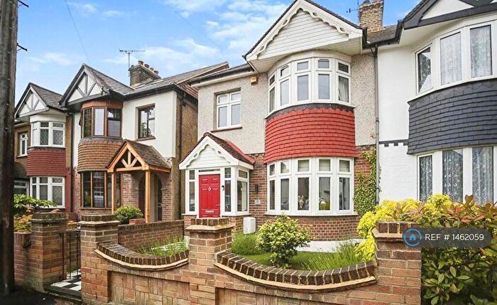 3 Bedroom Semi-Detached House To Rent In Lime Avenue, Kent, DA11