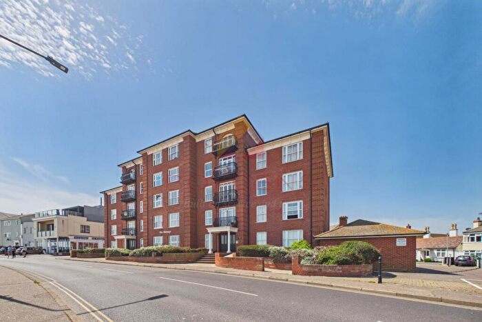 2 Bedroom Flat For Sale In The Parade, Walton On The Naze, CO14
