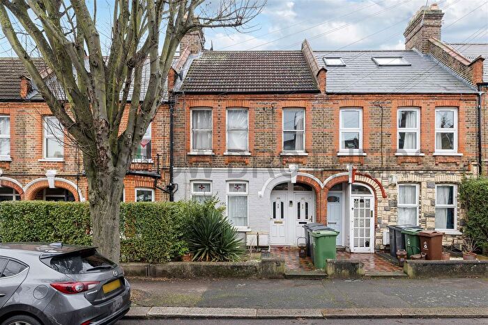 2 Bedroom Flat To Rent In Bemsted Road, Walthamstow, E17