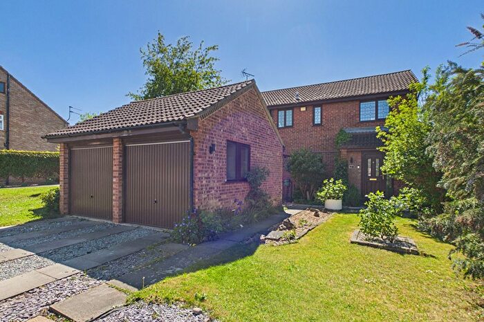 4 Bedroom Detached House For Sale In The Brambles, Bar Hill, CB23