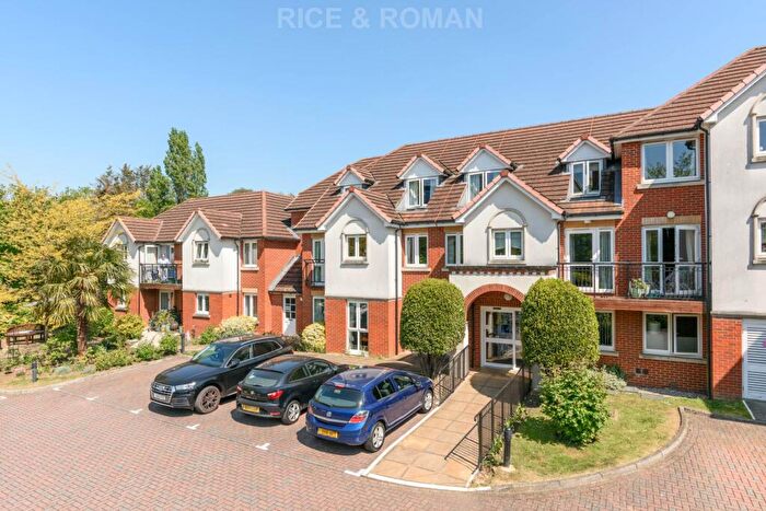 1 Bedroom Retirement Property For Sale In Mead Court, Addlestone, KT15